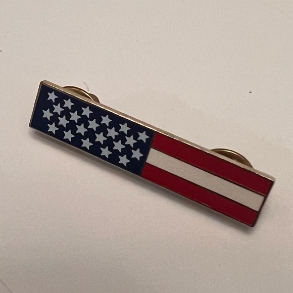 🆕 Bulk Set of 22 Individually Packaged American Flag Pins  🇺🇸 - Picture 7 of 8